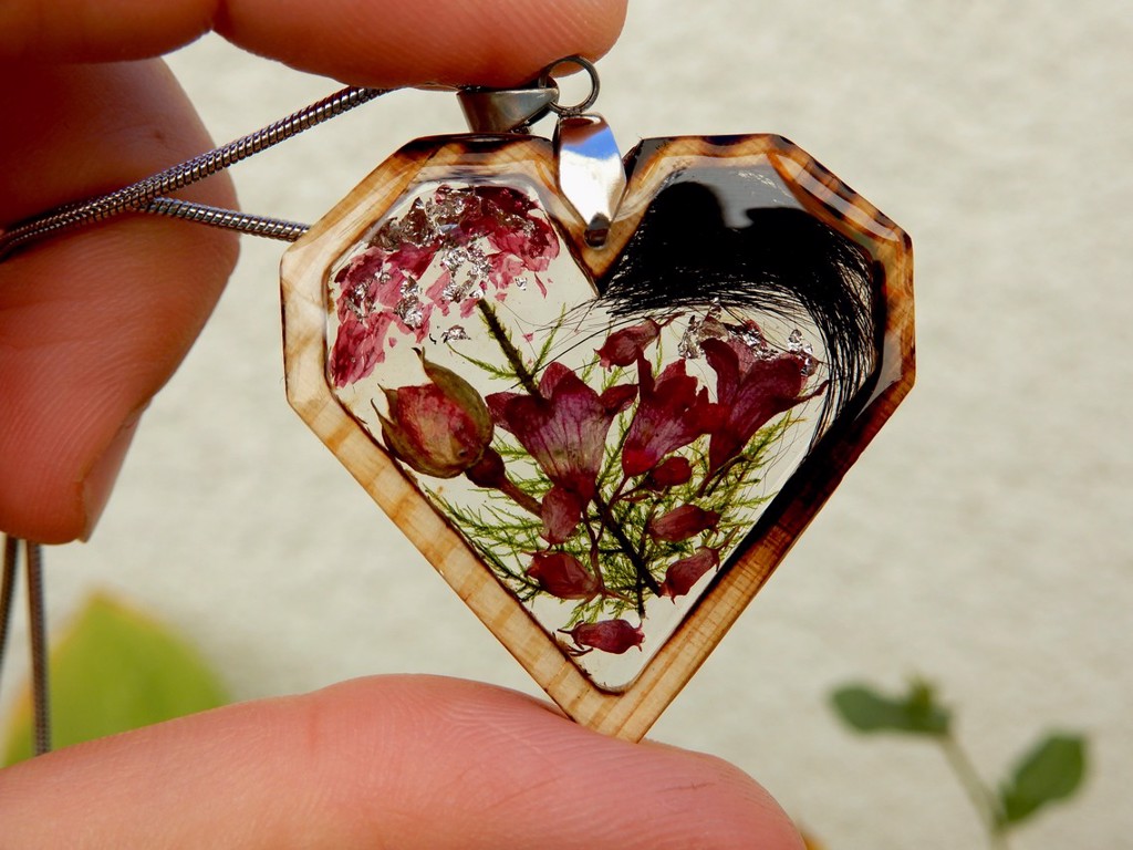 Nakit s dlakom vašeg ljubimca - Drvo