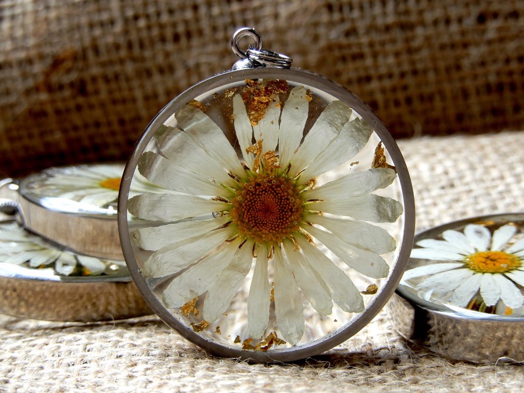 Daisy Necklace 2
