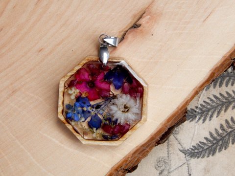 Flower Obsession Necklace 
