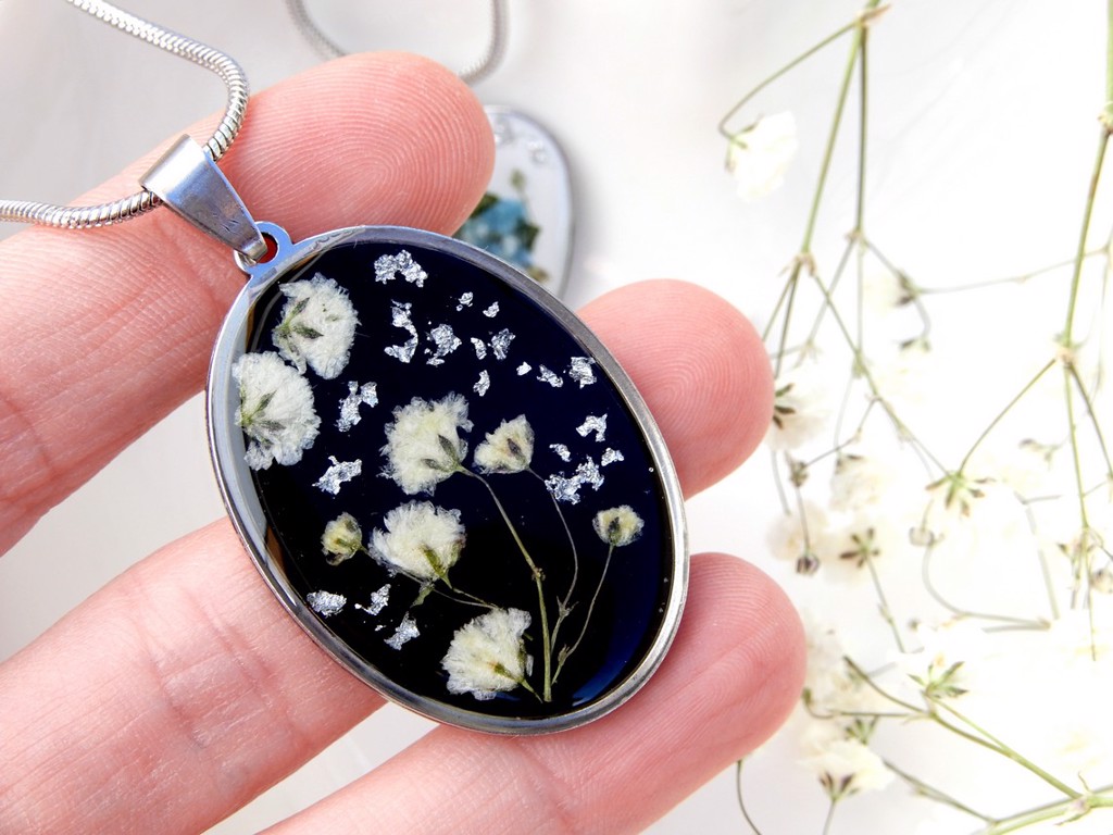 Nakit s vašim cvijećem i gravurom 