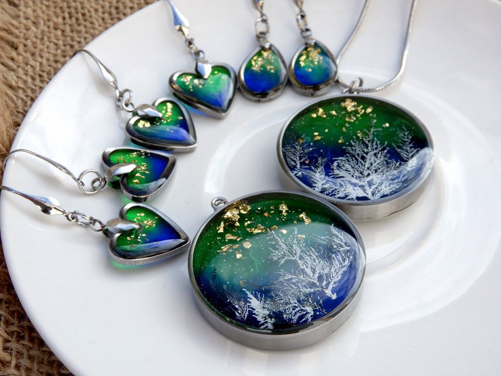 Aurora Earrings - Heart