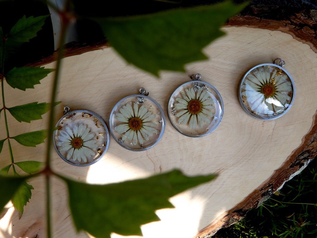 Daisy Necklace 2